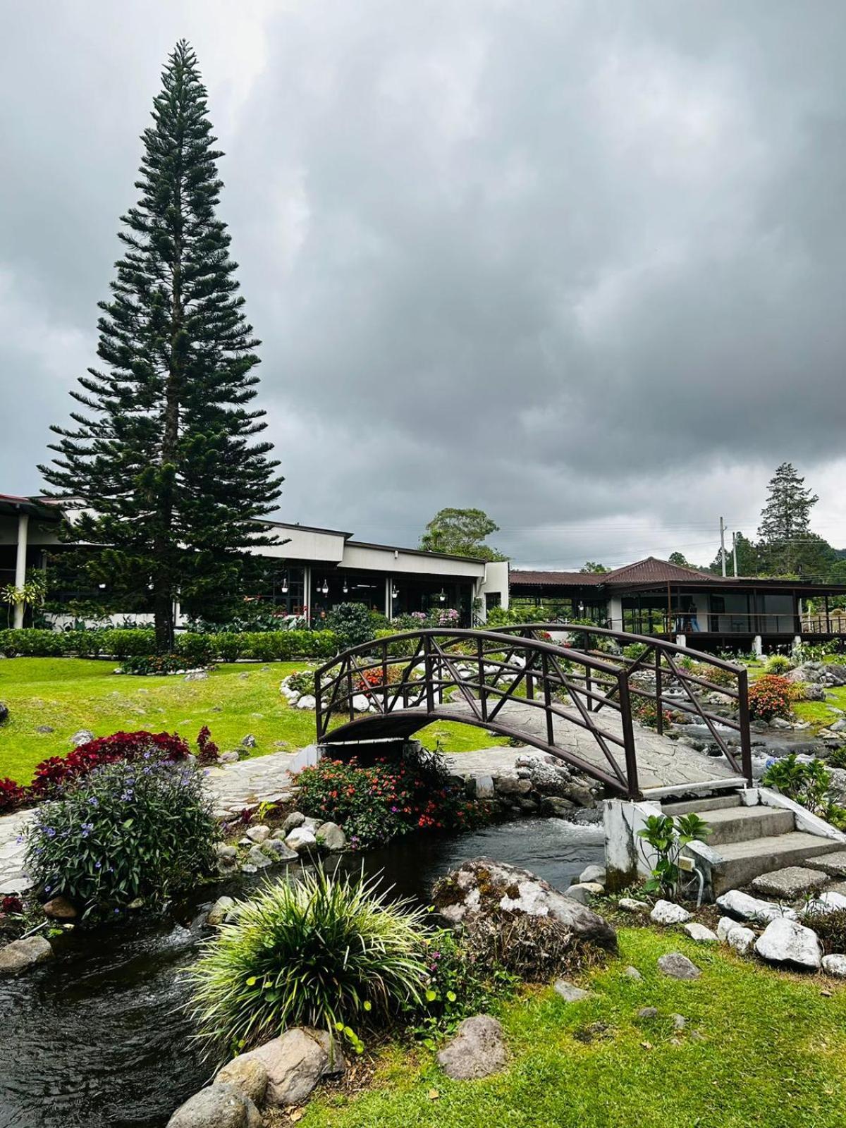 Hotel Dos Rios Volcán Zewnętrze zdjęcie
